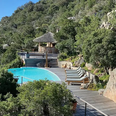 Superbe Avec Piscine Chauffee Et Vue A Palombaggia *