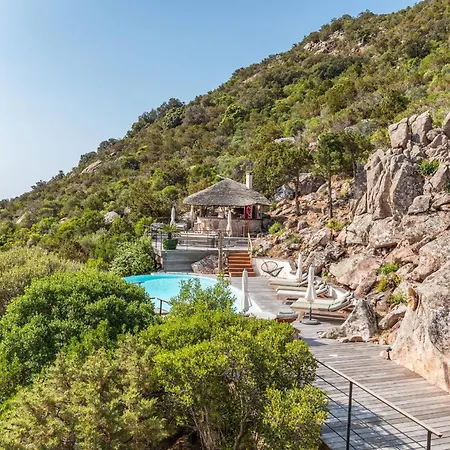 Villa Superbe Avec Piscine Chauffée Et Vue à Palombaggia *