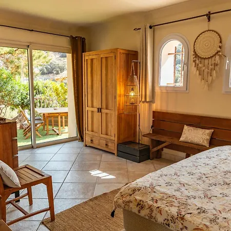 Superbe Avec Piscine Chauffée Et Vue à Palombaggia Villa