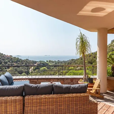 Villa Superbe Avec Piscine Chauffée Et Vue à Palombaggia *