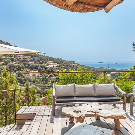Superbe Avec Piscine Chauffée Et Vue à Palombaggia *
